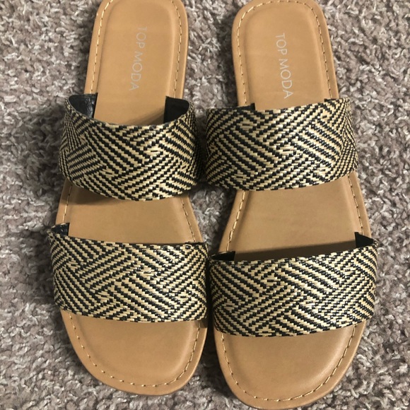 Pattern Sandals - Picture 2 of 2